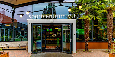 De ingang van Sportcentrum VU Uilenstede